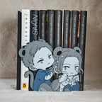 Sujetalibros Chibi Akihiko y Haruki / Given